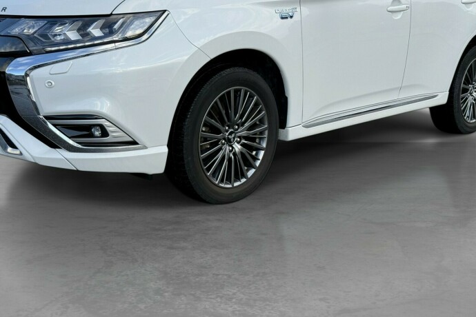 mitsubishi-outlander-elektrisitetbensin-2020-big-5