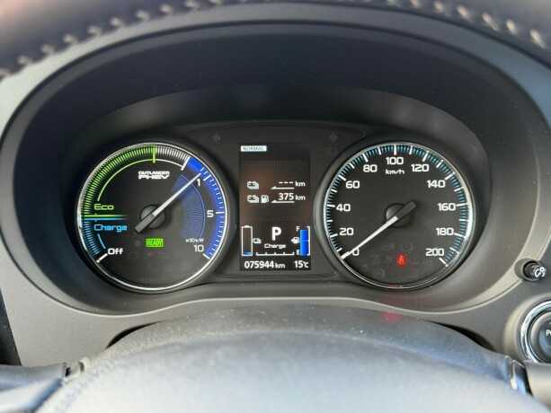 mitsubishi-outlander-elektrisitetbensin-2020-big-21