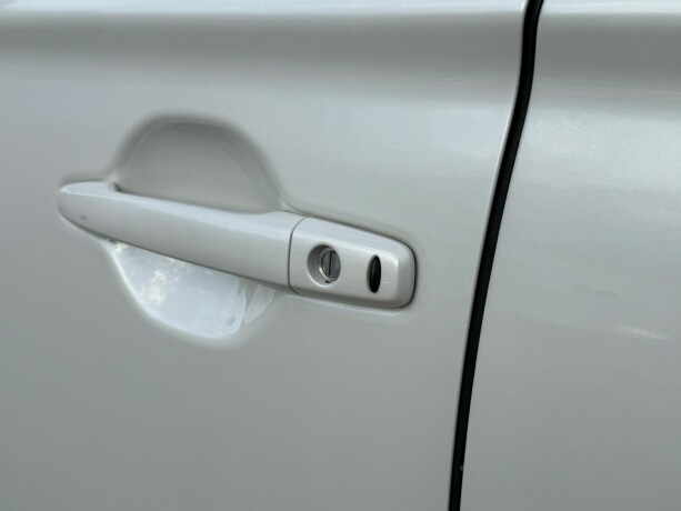 mitsubishi-outlander-elektrisitetbensin-2020-big-44