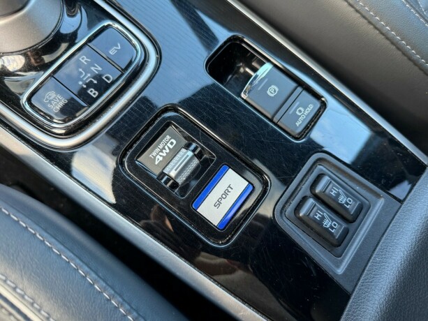 mitsubishi-outlander-elektrisitetbensin-2020-big-23