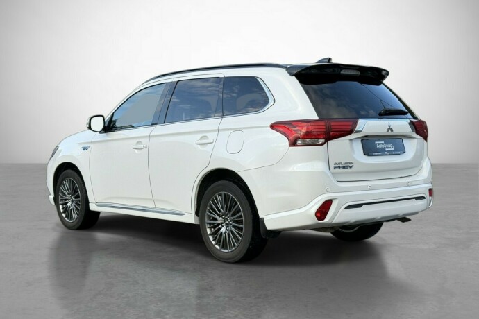 mitsubishi-outlander-elektrisitetbensin-2020-big-8