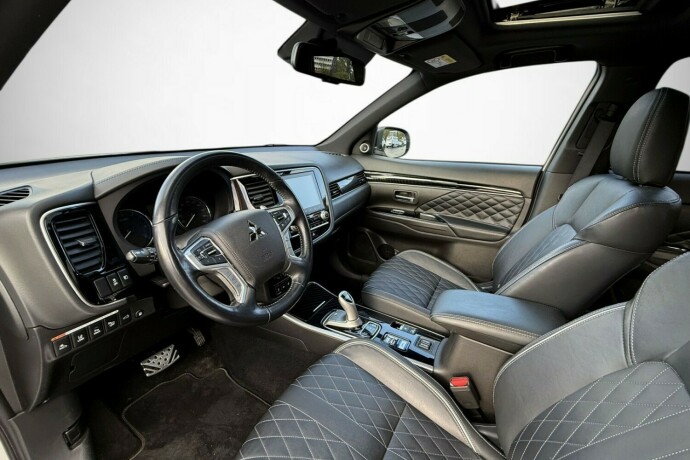 mitsubishi-outlander-elektrisitetbensin-2020-big-17