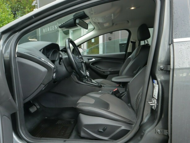 ford-focus-bensin-2018-big-5