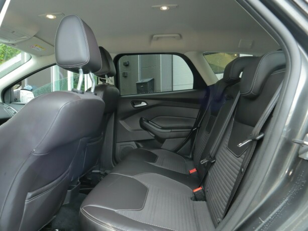 ford-focus-bensin-2018-big-8