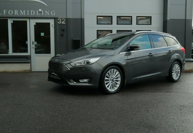 ford-focus-bensin-2018-big-0