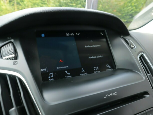 ford-focus-bensin-2018-big-16