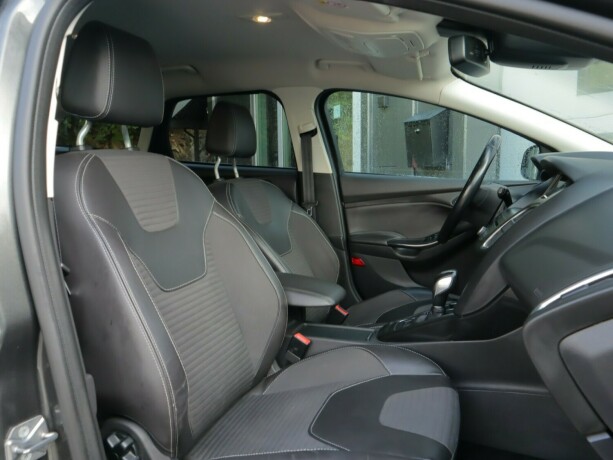 ford-focus-bensin-2018-big-10