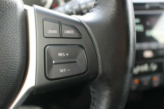 suzuki-swift-bensin-2012-big-11