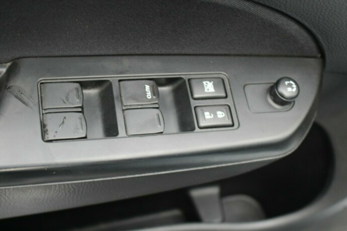 suzuki-swift-bensin-2012-big-7