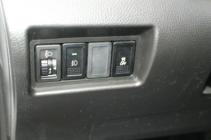 suzuki-swift-bensin-2012-big-8