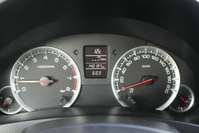 suzuki-swift-bensin-2012-big-9