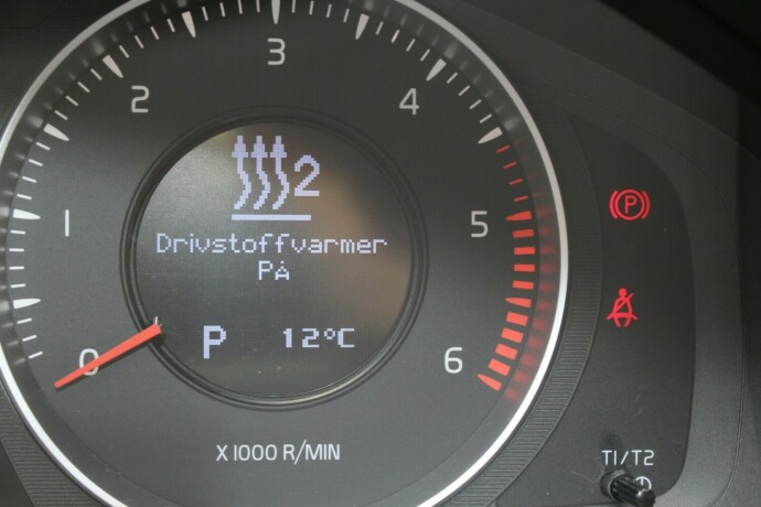volvo-v60-diesel-2013-big-2