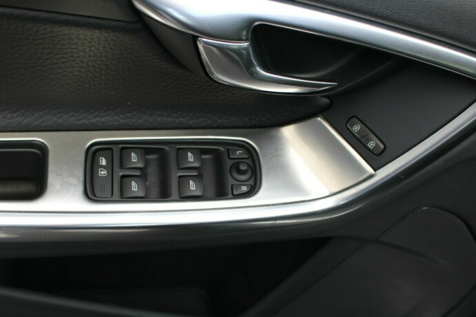 volvo-v60-diesel-2013-big-9
