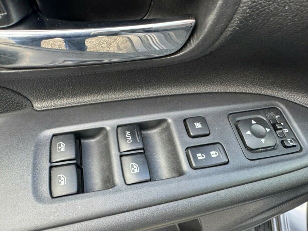 mitsubishi-outlander-bensin-2019-big-17
