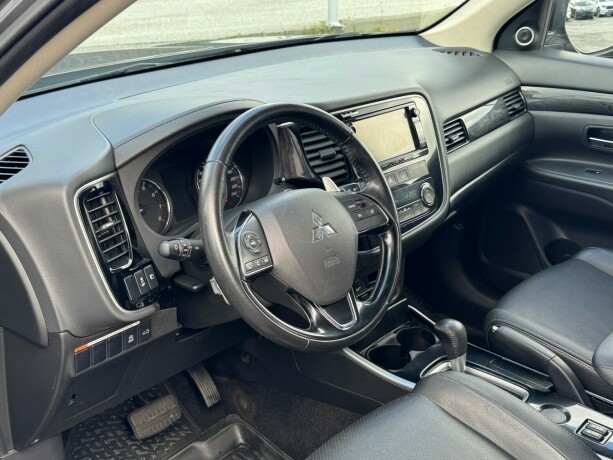mitsubishi-outlander-bensin-2019-big-6