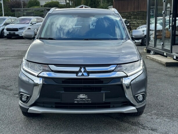 mitsubishi-outlander-bensin-2019-big-1
