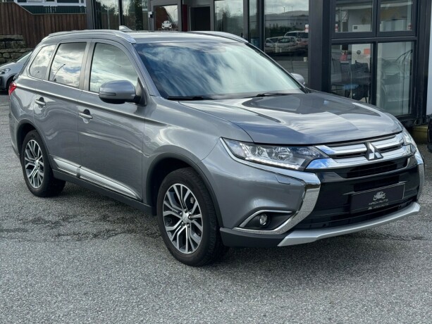 mitsubishi-outlander-bensin-2019-big-2