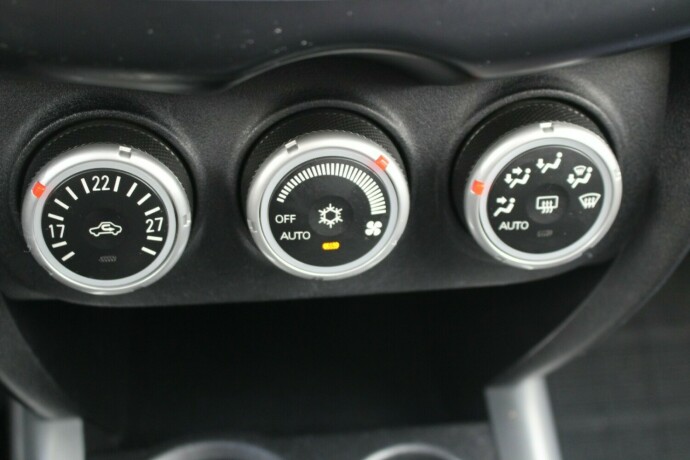 mitsubishi-asx-diesel-2011-big-17
