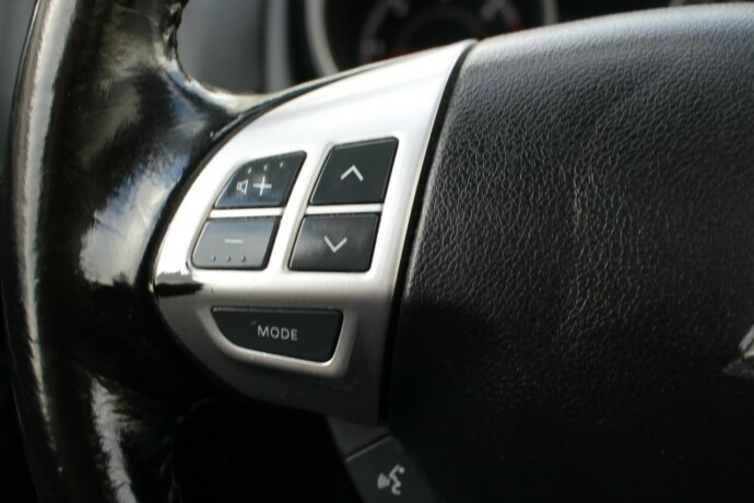mitsubishi-asx-diesel-2011-big-12