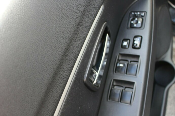 mitsubishi-asx-diesel-2011-big-9