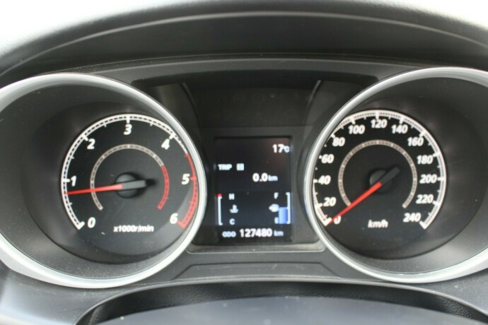 mitsubishi-asx-diesel-2011-big-10