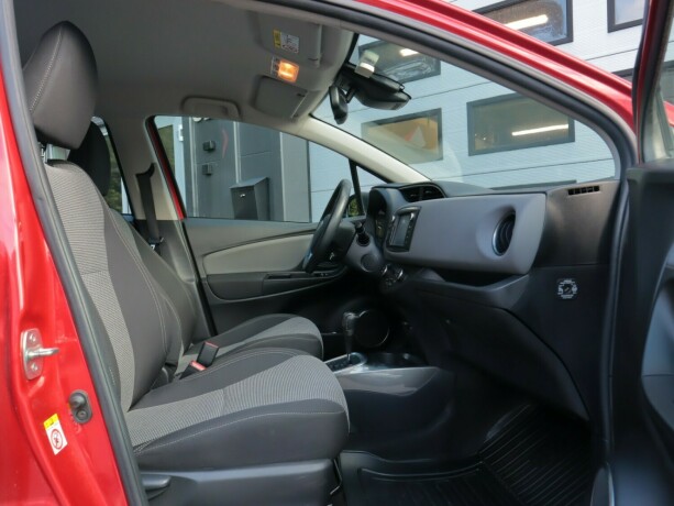 toyota-yaris-elektrisitetbensin-2016-big-7