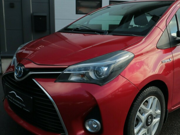 toyota-yaris-elektrisitetbensin-2016-big-4