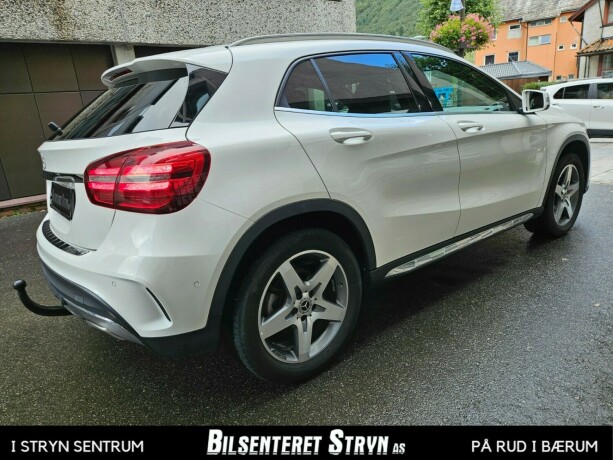 mercedes-benz-gla-bensin-2019-big-4
