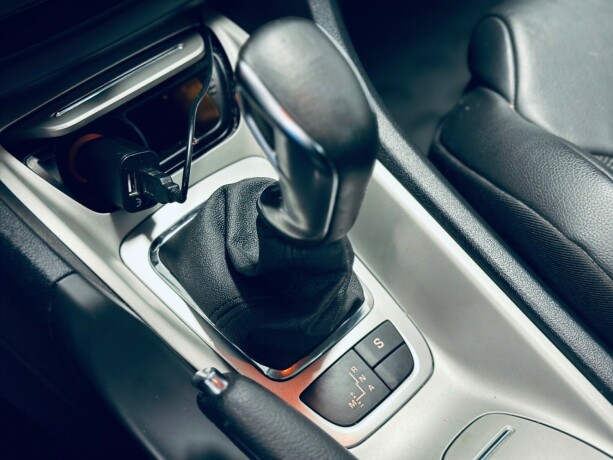 citroen-c5-diesel-2012-big-20