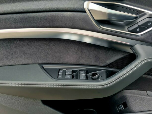 audi-e-tron-sportback-elektrisitet-2023-big-13