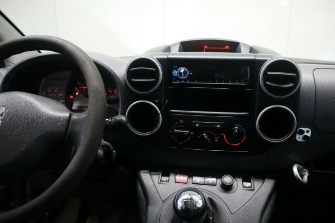 peugeot-partner-diesel-2009-big-11