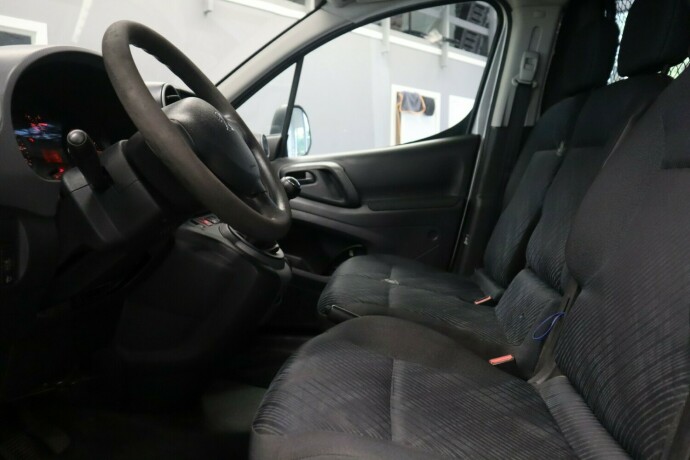 peugeot-partner-diesel-2009-big-9