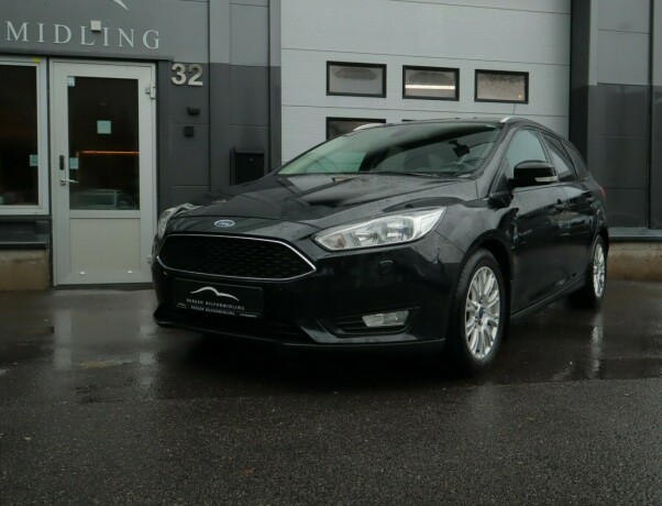 ford-focus-bensin-2015-big-2
