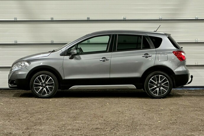 suzuki-sx4-s-cross-bensin-2015-big-4