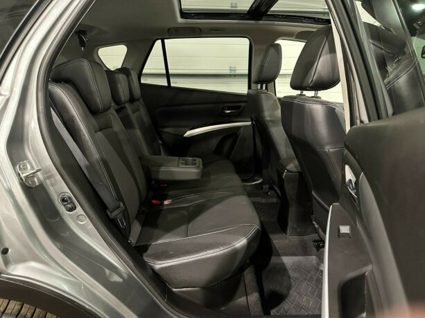 suzuki-sx4-s-cross-bensin-2015-big-10