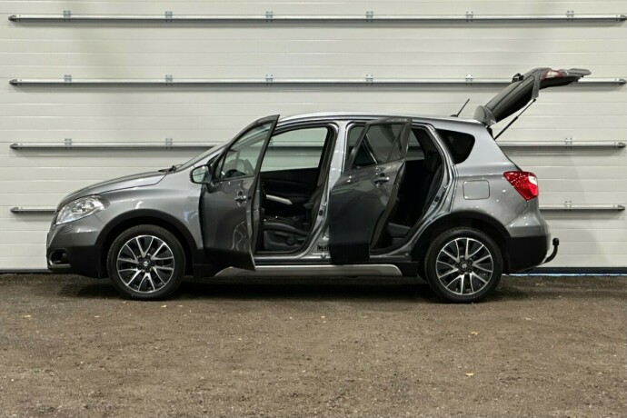 suzuki-sx4-s-cross-bensin-2015-big-5