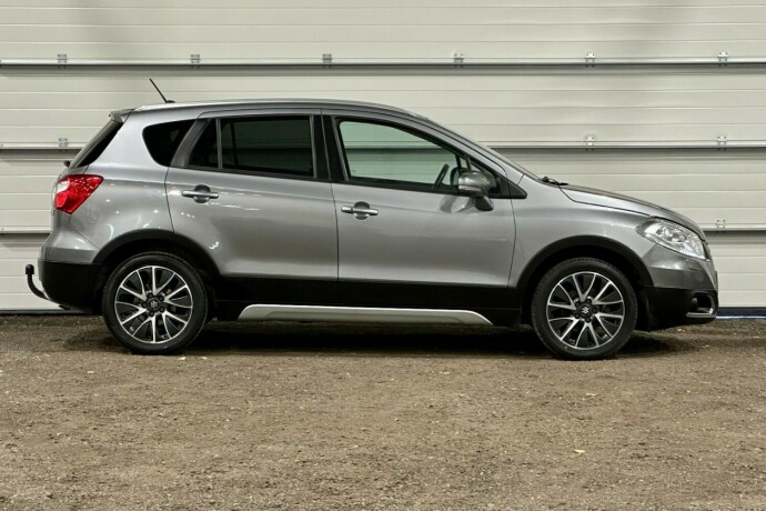 suzuki-sx4-s-cross-bensin-2015-big-1