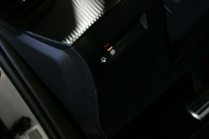 peugeot-e-2008-elektrisitet-2020-big-18