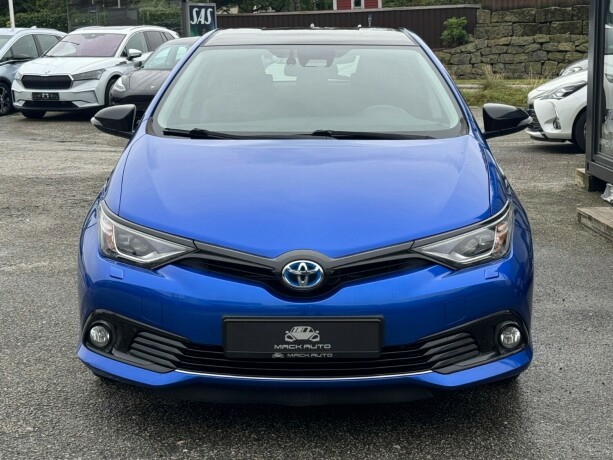 toyota-auris-elektrisitetbensin-2019-big-1