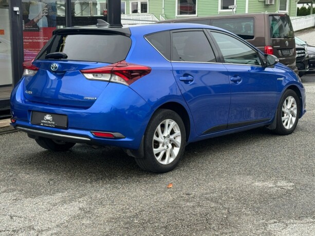 toyota-auris-elektrisitetbensin-2019-big-4