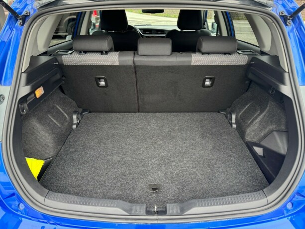 toyota-auris-elektrisitetbensin-2019-big-15