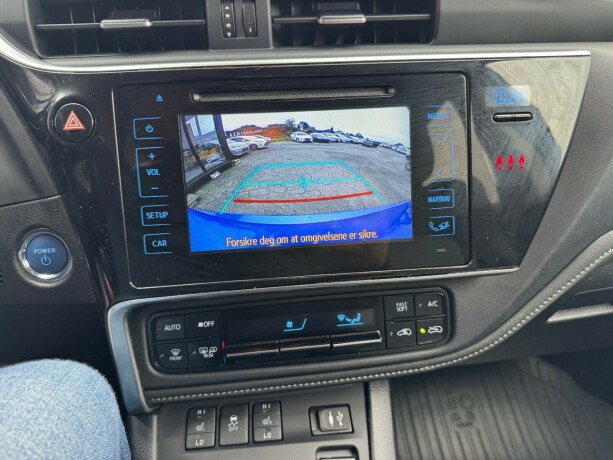 toyota-auris-elektrisitetbensin-2019-big-10