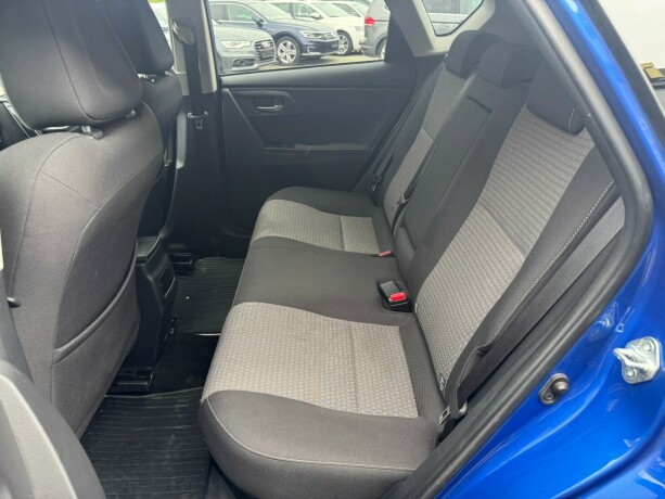 toyota-auris-elektrisitetbensin-2019-big-14