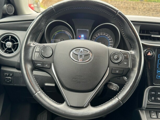 toyota-auris-elektrisitetbensin-2019-big-7