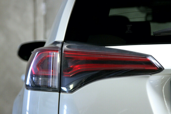 toyota-rav4-elektrisitetbensin-2017-big-24