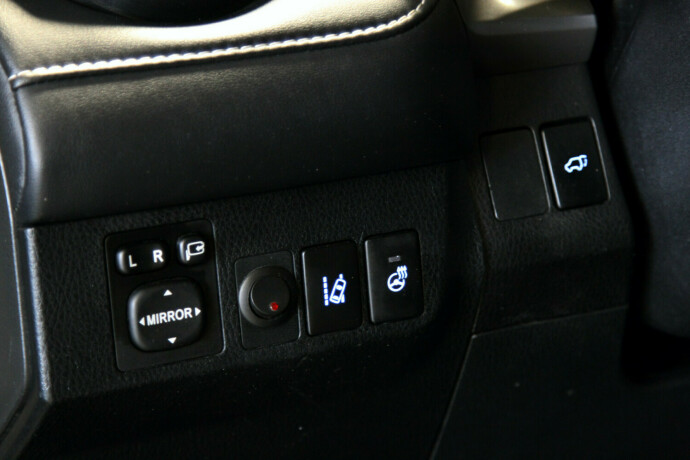 toyota-rav4-elektrisitetbensin-2017-big-16