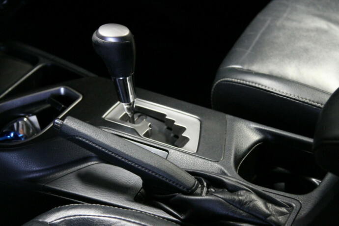 toyota-rav4-elektrisitetbensin-2017-big-12