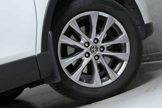 toyota-rav4-elektrisitetbensin-2017-big-26