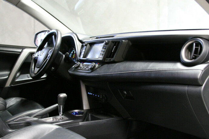 toyota-rav4-elektrisitetbensin-2017-big-5