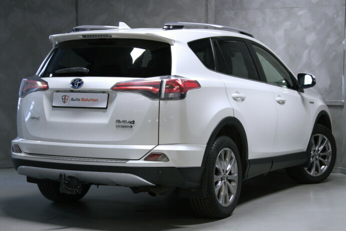toyota-rav4-elektrisitetbensin-2017-big-1